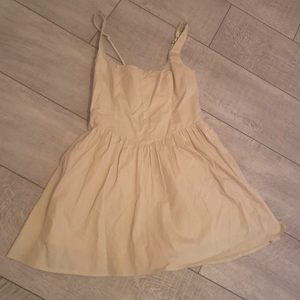 Cream A&F drop waist dress with skort underneath